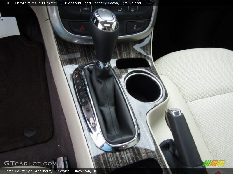 Iridescent Pearl Tricoat / Cocoa/Light Neutral 2016 Chevrolet Malibu Limited LT