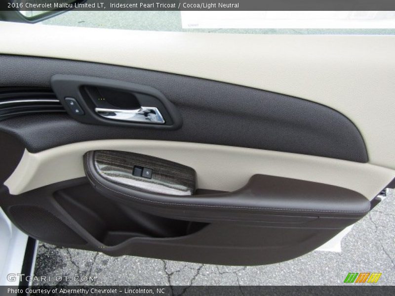 Iridescent Pearl Tricoat / Cocoa/Light Neutral 2016 Chevrolet Malibu Limited LT