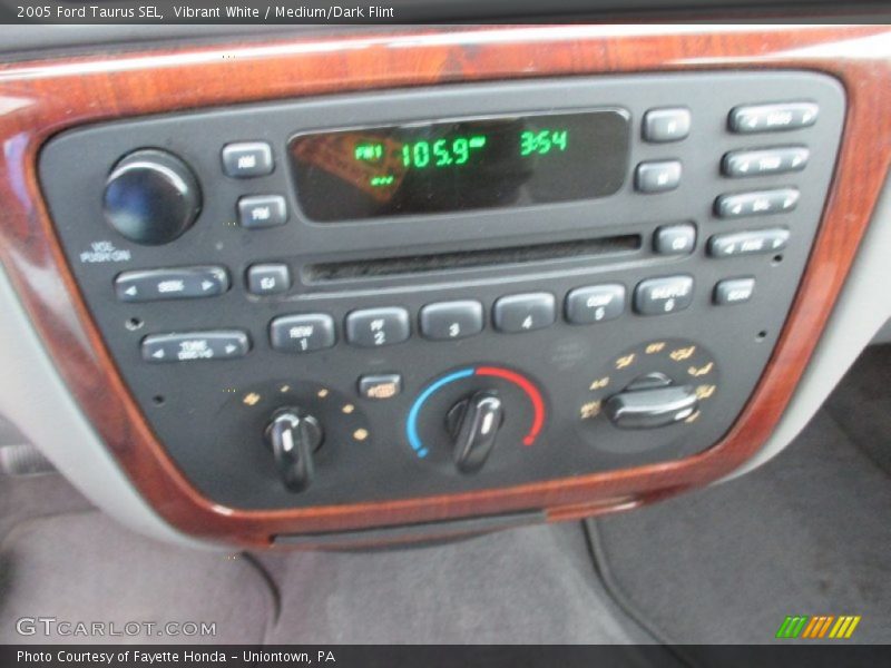 Vibrant White / Medium/Dark Flint 2005 Ford Taurus SEL