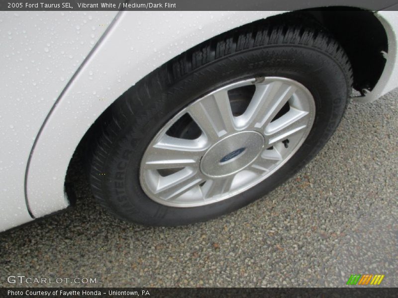 Vibrant White / Medium/Dark Flint 2005 Ford Taurus SEL