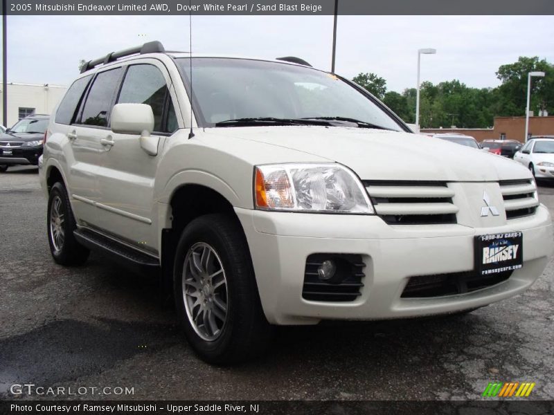 Dover White Pearl / Sand Blast Beige 2005 Mitsubishi Endeavor Limited AWD