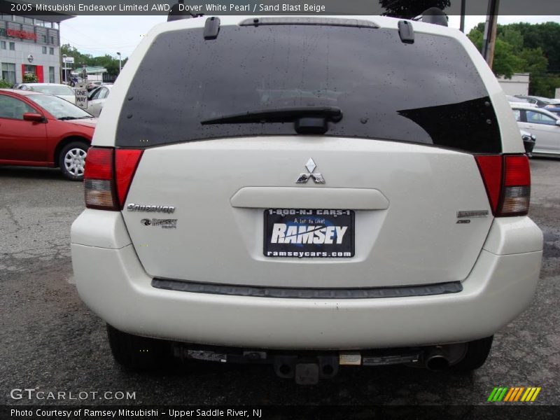 Dover White Pearl / Sand Blast Beige 2005 Mitsubishi Endeavor Limited AWD