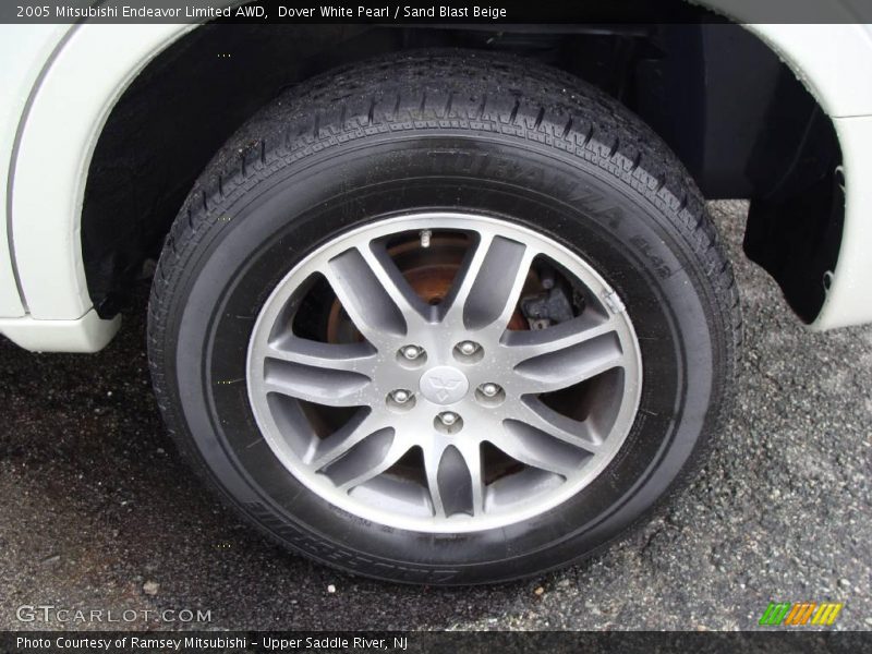 Dover White Pearl / Sand Blast Beige 2005 Mitsubishi Endeavor Limited AWD