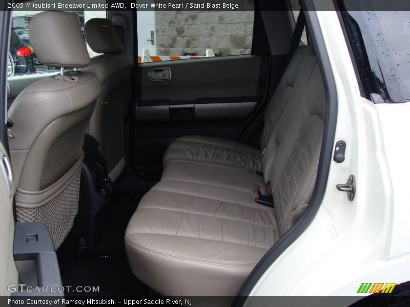 Dover White Pearl / Sand Blast Beige 2005 Mitsubishi Endeavor Limited AWD