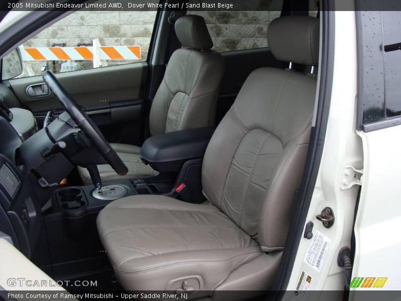 Dover White Pearl / Sand Blast Beige 2005 Mitsubishi Endeavor Limited AWD
