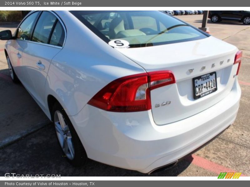Ice White / Soft Beige 2014 Volvo S60 T5