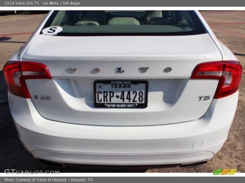 Ice White / Soft Beige 2014 Volvo S60 T5