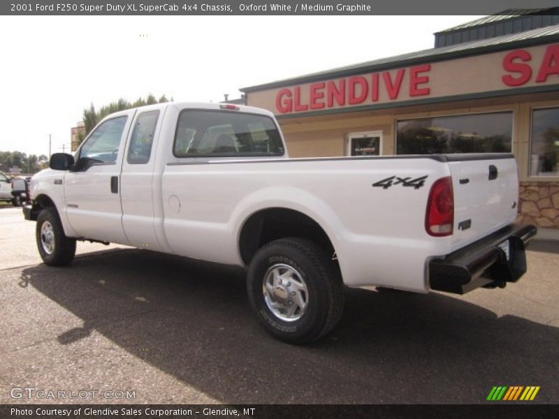 Oxford White / Medium Graphite 2001 Ford F250 Super Duty XL SuperCab 4x4 Chassis