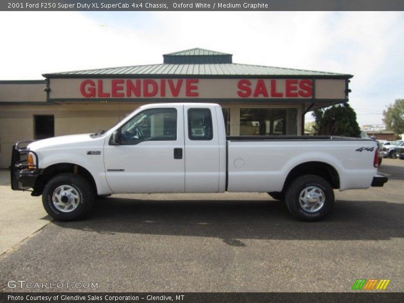 Oxford White / Medium Graphite 2001 Ford F250 Super Duty XL SuperCab 4x4 Chassis