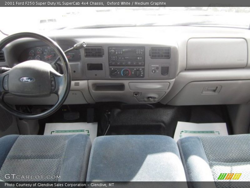 Oxford White / Medium Graphite 2001 Ford F250 Super Duty XL SuperCab 4x4 Chassis