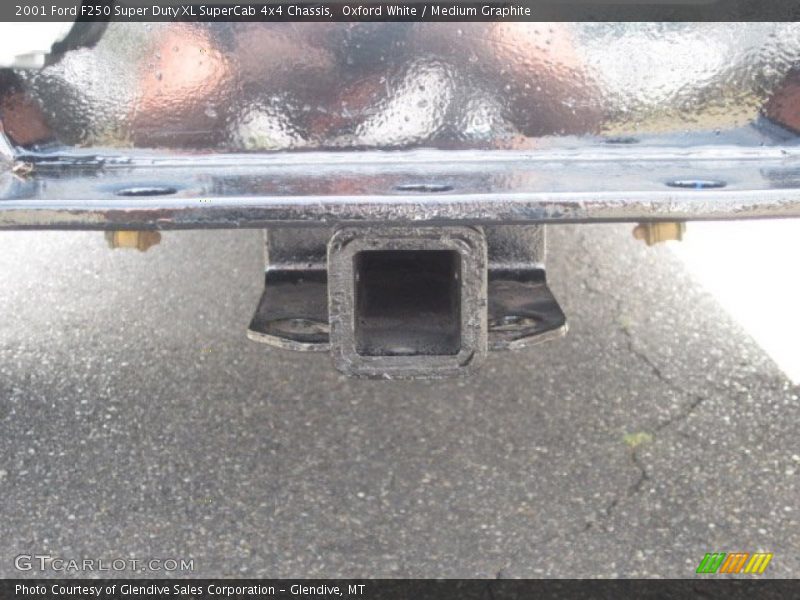 Oxford White / Medium Graphite 2001 Ford F250 Super Duty XL SuperCab 4x4 Chassis