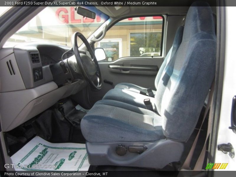 Oxford White / Medium Graphite 2001 Ford F250 Super Duty XL SuperCab 4x4 Chassis