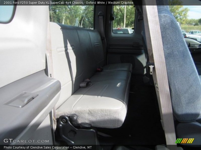 Oxford White / Medium Graphite 2001 Ford F250 Super Duty XL SuperCab 4x4 Chassis