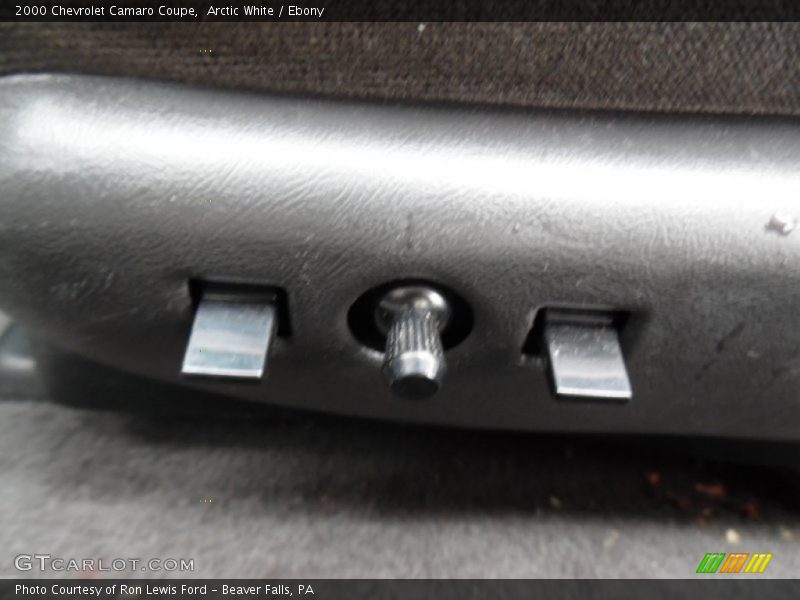 Arctic White / Ebony 2000 Chevrolet Camaro Coupe