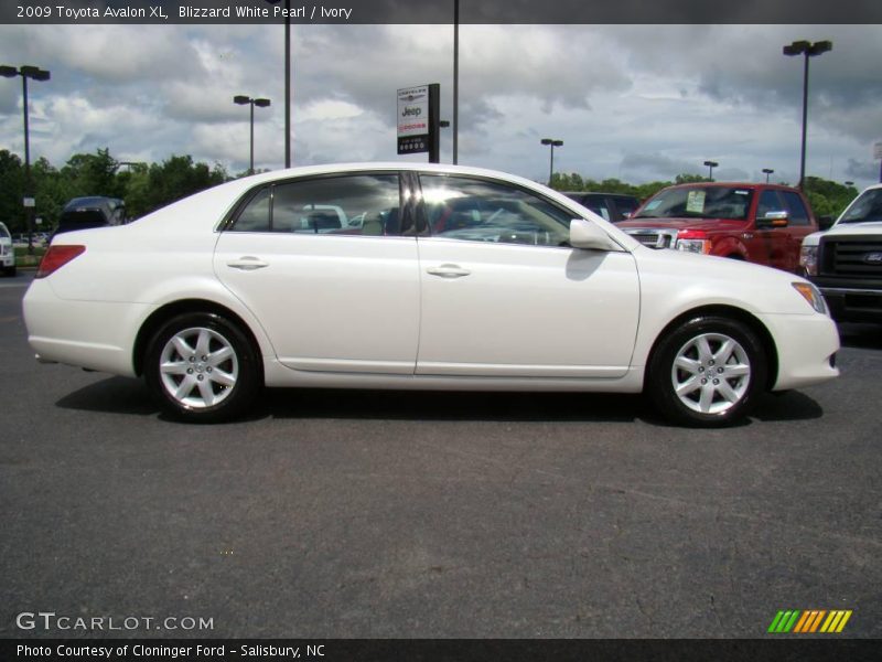 Blizzard White Pearl / Ivory 2009 Toyota Avalon XL