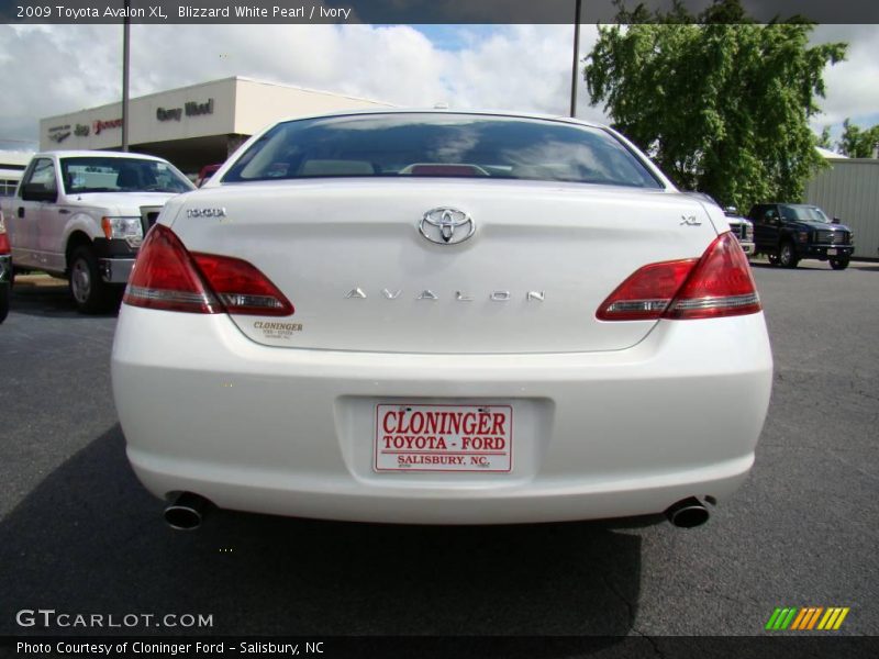 Blizzard White Pearl / Ivory 2009 Toyota Avalon XL