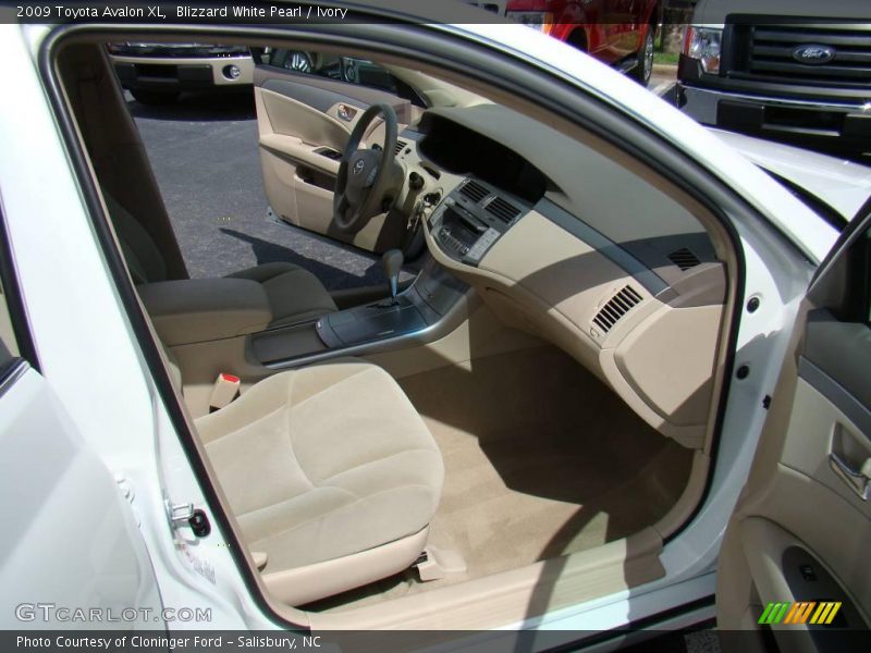 Blizzard White Pearl / Ivory 2009 Toyota Avalon XL