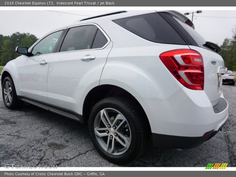 Iridescent Pearl Tricoat / Jet Black 2016 Chevrolet Equinox LTZ