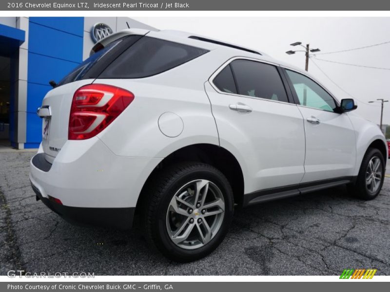 Iridescent Pearl Tricoat / Jet Black 2016 Chevrolet Equinox LTZ