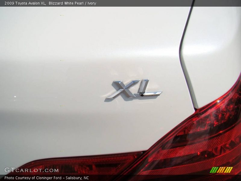 Blizzard White Pearl / Ivory 2009 Toyota Avalon XL