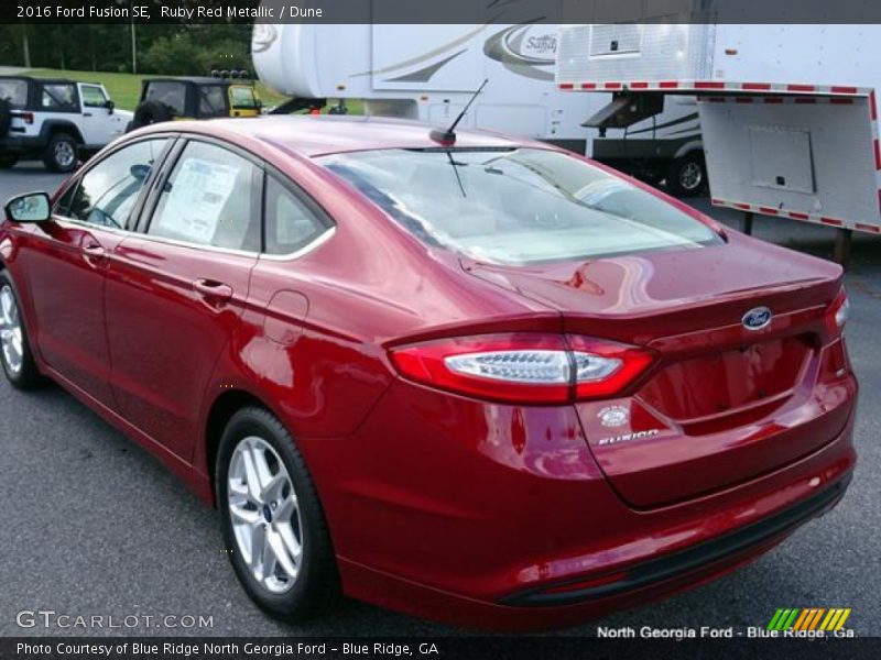 Ruby Red Metallic / Dune 2016 Ford Fusion SE
