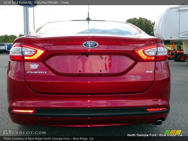 Ruby Red Metallic / Dune 2016 Ford Fusion SE