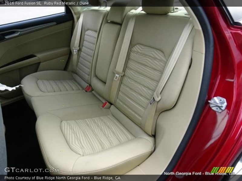 Ruby Red Metallic / Dune 2016 Ford Fusion SE