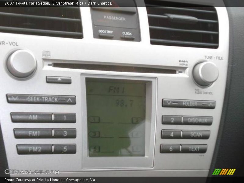 Silver Streak Mica / Dark Charcoal 2007 Toyota Yaris Sedan