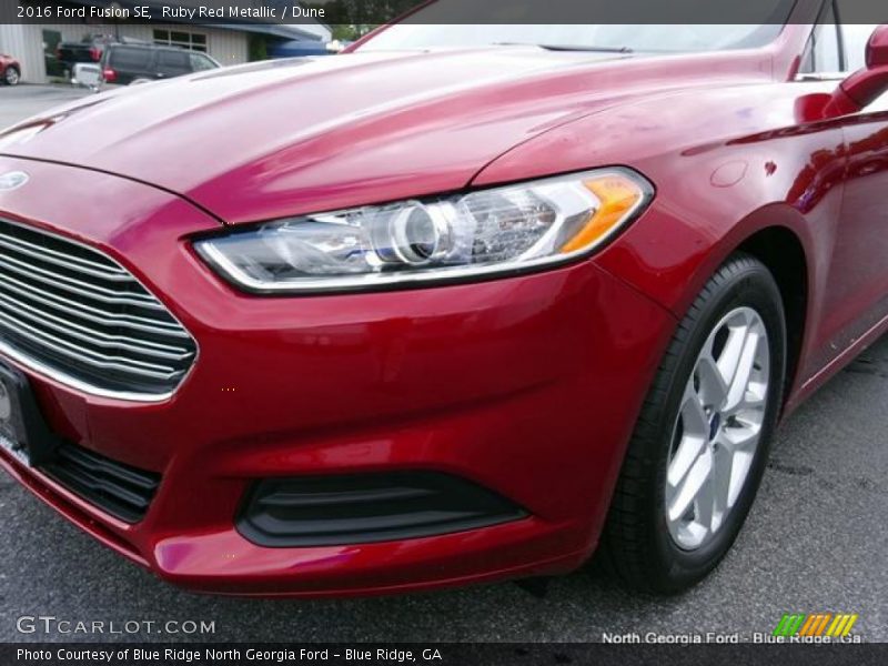 Ruby Red Metallic / Dune 2016 Ford Fusion SE