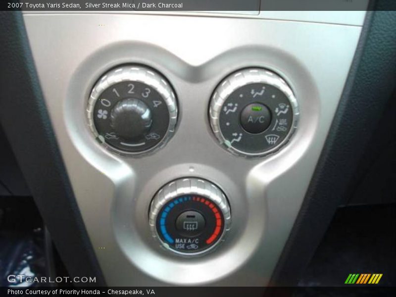 Silver Streak Mica / Dark Charcoal 2007 Toyota Yaris Sedan