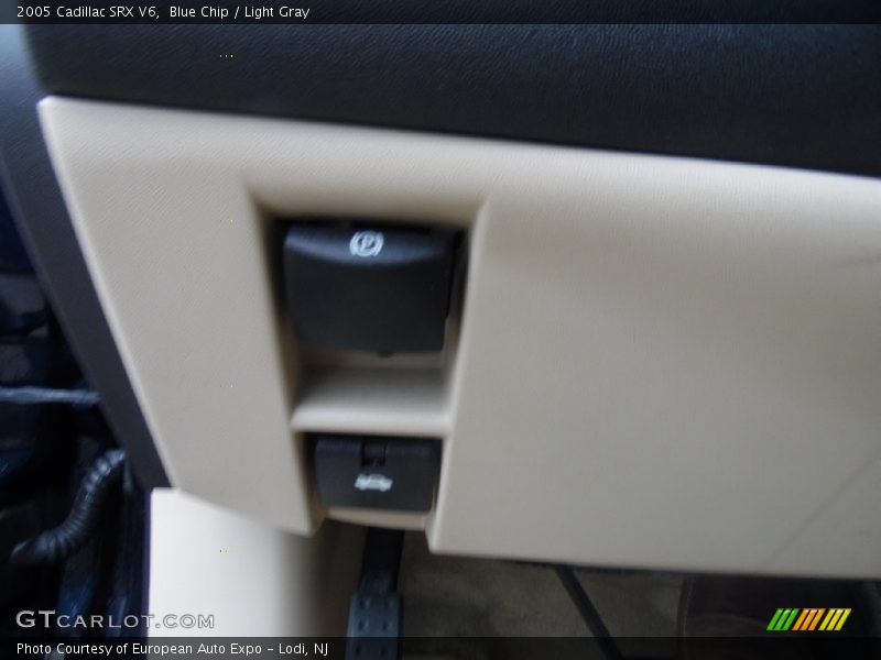 Blue Chip / Light Gray 2005 Cadillac SRX V6