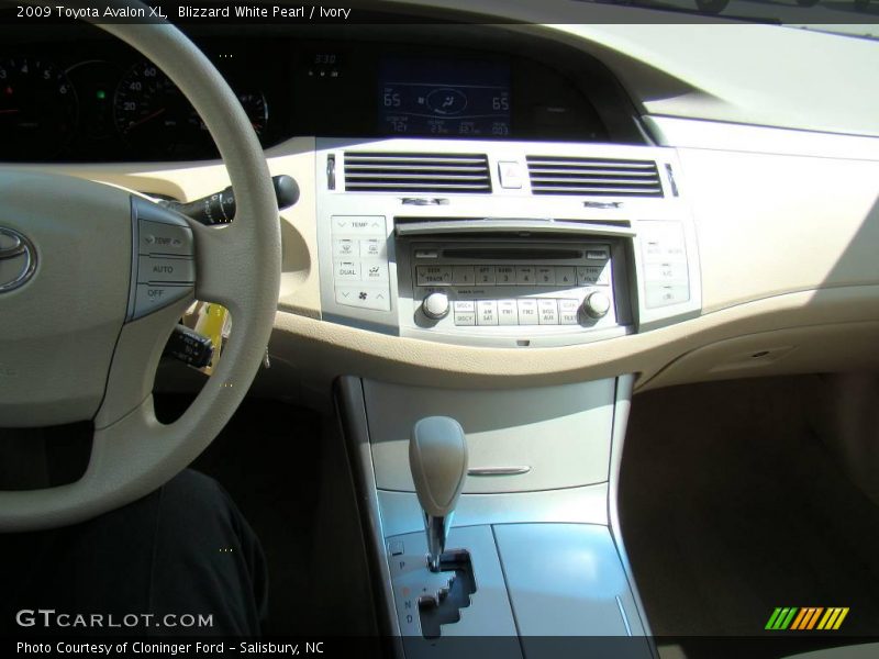 Blizzard White Pearl / Ivory 2009 Toyota Avalon XL