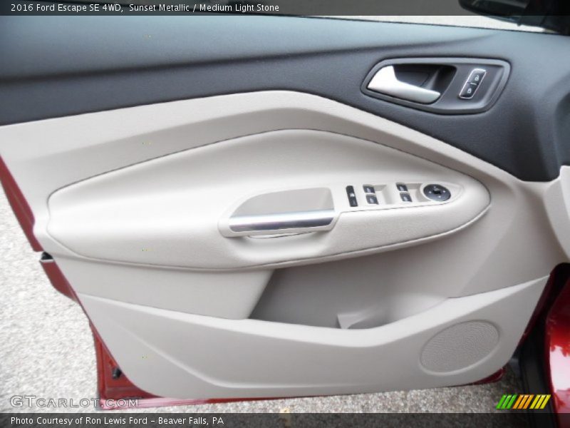 Door Panel of 2016 Escape SE 4WD