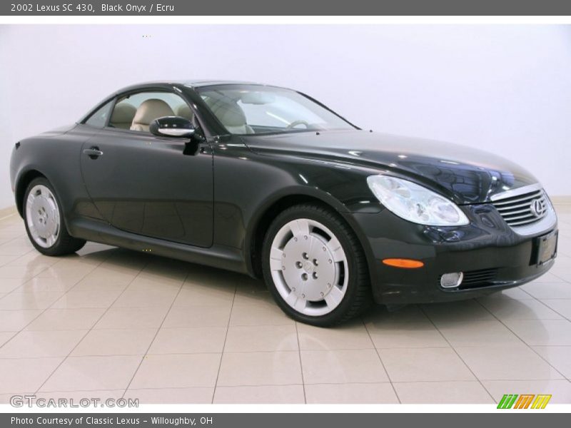 Front 3/4 View of 2002 SC 430