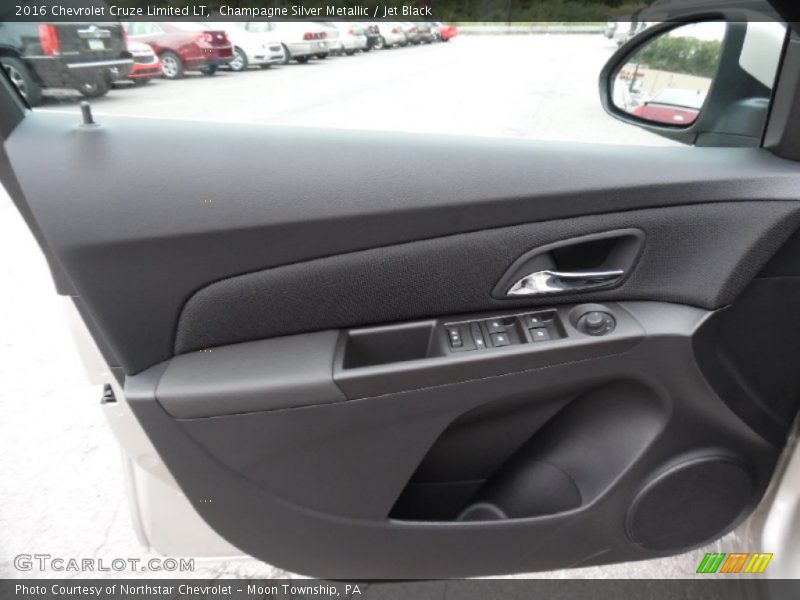 Champagne Silver Metallic / Jet Black 2016 Chevrolet Cruze Limited LT