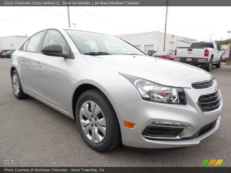 Silver Ice Metallic / Jet Black/Medium Titanium 2016 Chevrolet Cruze Limited LS