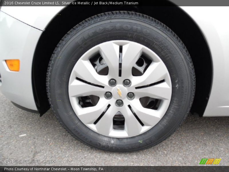 Silver Ice Metallic / Jet Black/Medium Titanium 2016 Chevrolet Cruze Limited LS