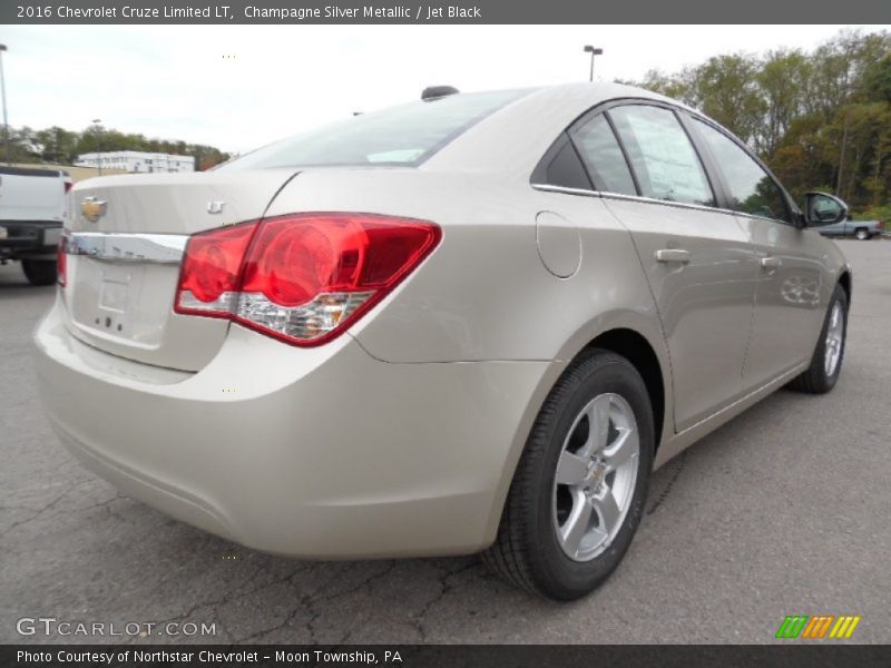 Champagne Silver Metallic / Jet Black 2016 Chevrolet Cruze Limited LT