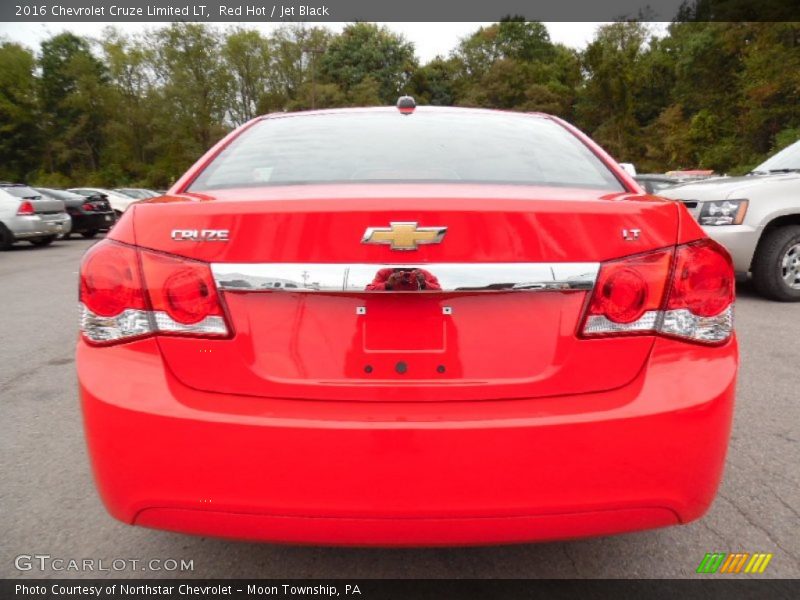 Red Hot / Jet Black 2016 Chevrolet Cruze Limited LT