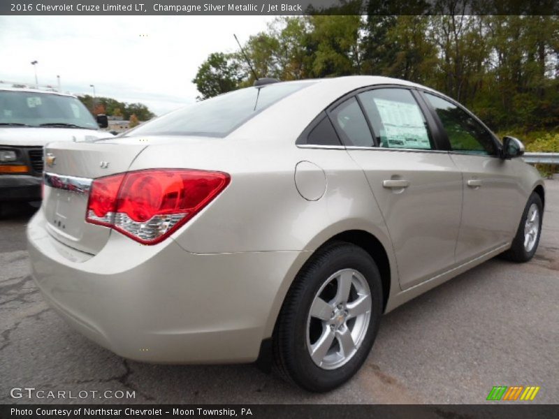 Champagne Silver Metallic / Jet Black 2016 Chevrolet Cruze Limited LT