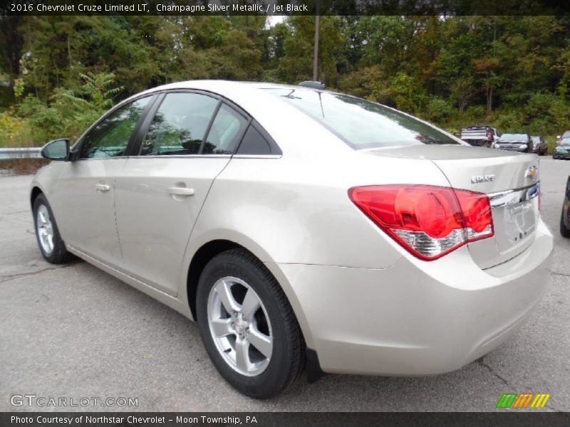 Champagne Silver Metallic / Jet Black 2016 Chevrolet Cruze Limited LT