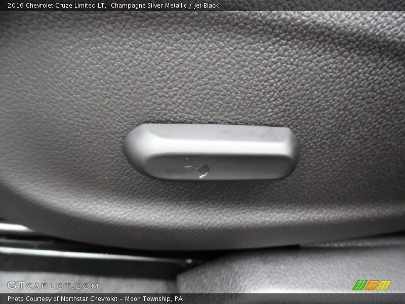 Champagne Silver Metallic / Jet Black 2016 Chevrolet Cruze Limited LT