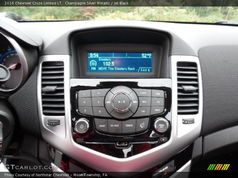 Champagne Silver Metallic / Jet Black 2016 Chevrolet Cruze Limited LT