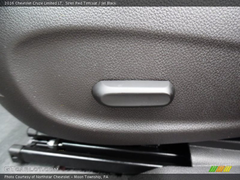 Siren Red Tintcoat / Jet Black 2016 Chevrolet Cruze Limited LT