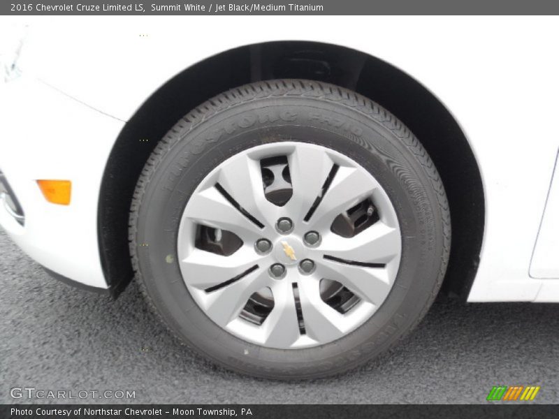 Summit White / Jet Black/Medium Titanium 2016 Chevrolet Cruze Limited LS