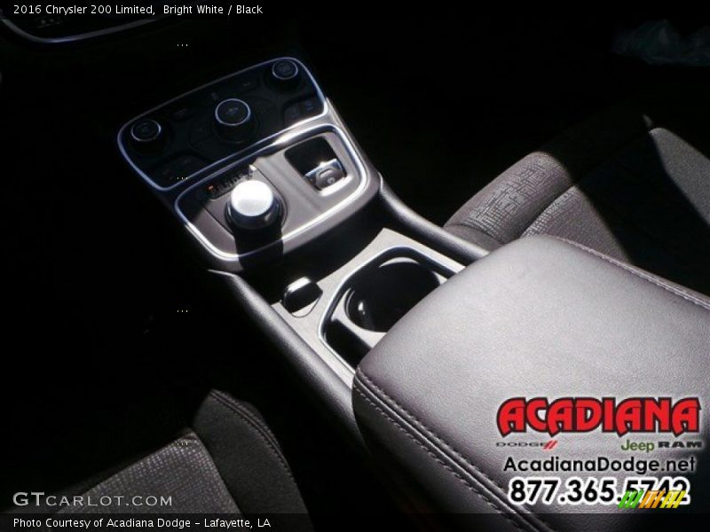 Bright White / Black 2016 Chrysler 200 Limited