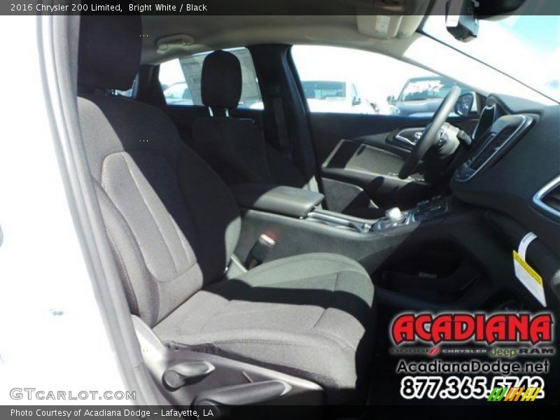 Bright White / Black 2016 Chrysler 200 Limited