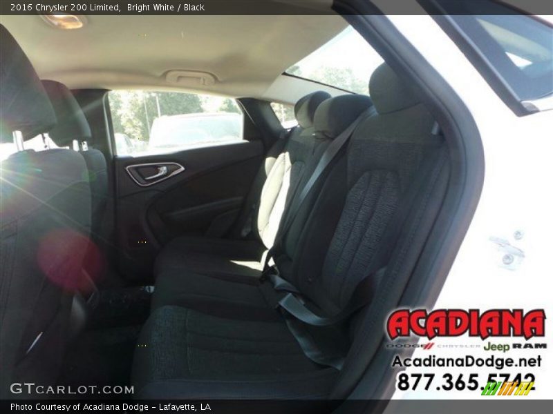 Bright White / Black 2016 Chrysler 200 Limited