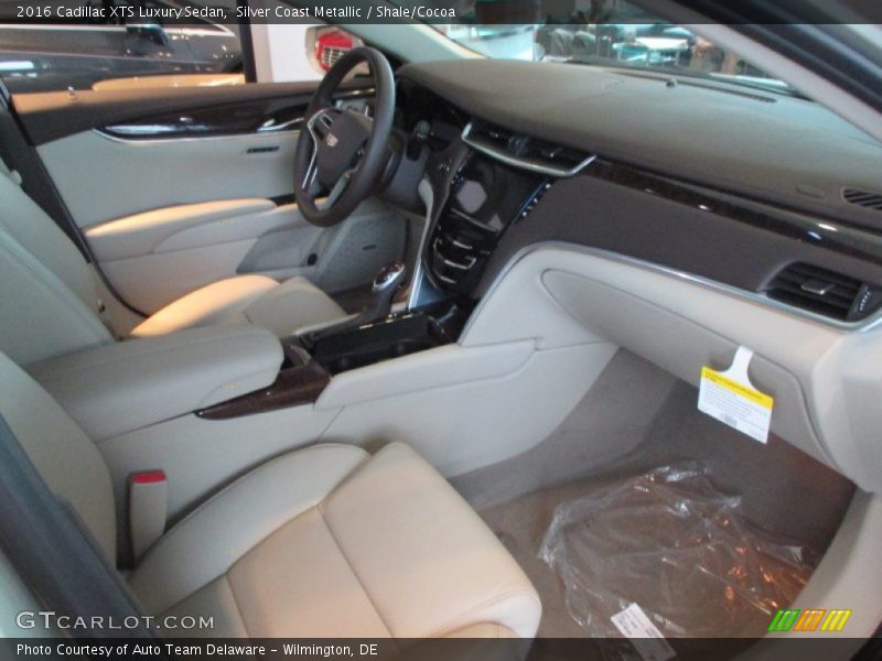 Silver Coast Metallic / Shale/Cocoa 2016 Cadillac XTS Luxury Sedan