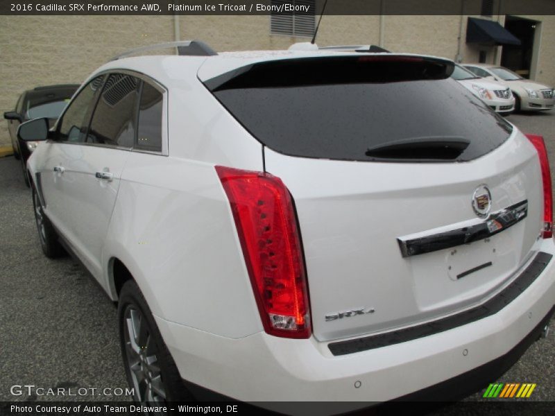 Platinum Ice Tricoat / Ebony/Ebony 2016 Cadillac SRX Performance AWD